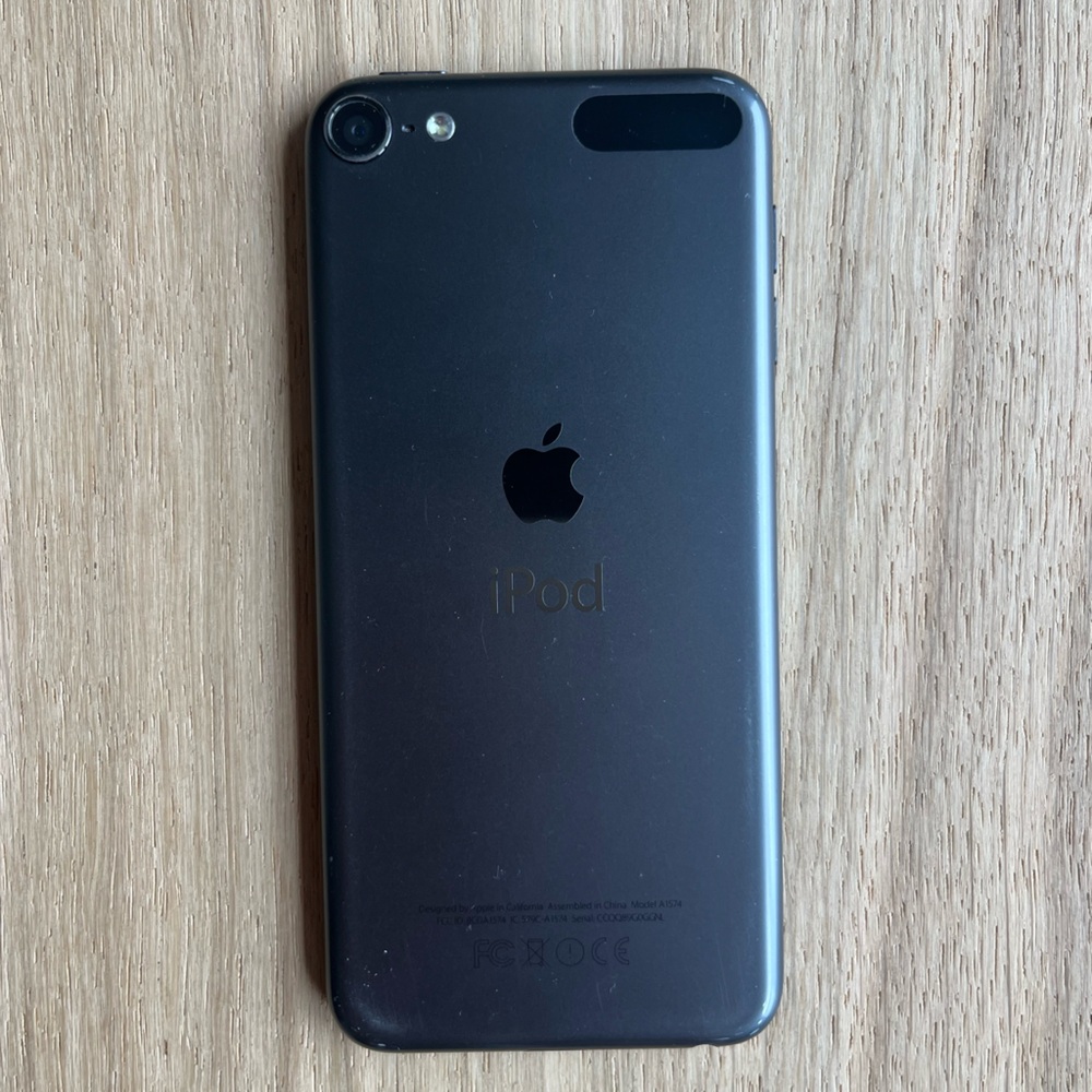 Apple iPod Touch 6 32G in Space Grey